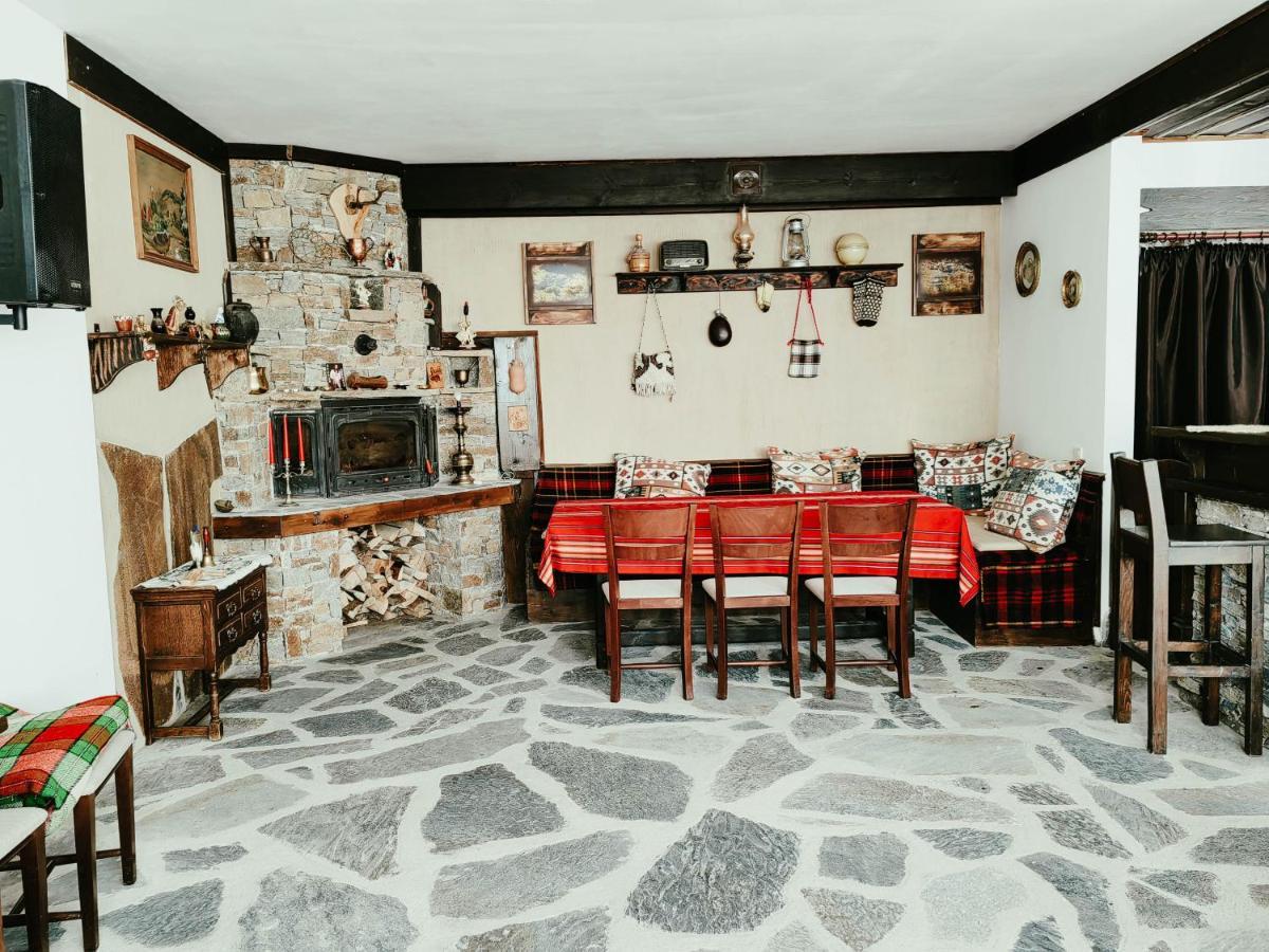 Rimovata Kashta Guest House Лещен Екстериор снимка