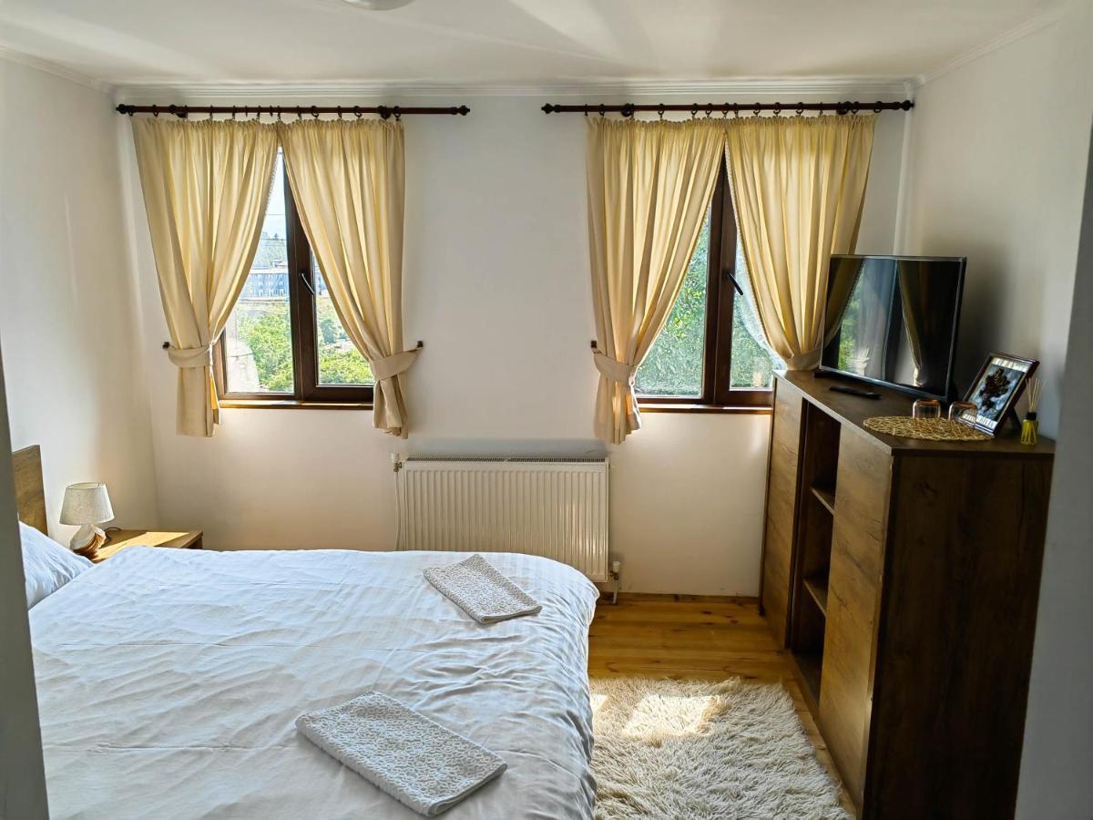Rimovata Kashta Guest House Лещен Екстериор снимка