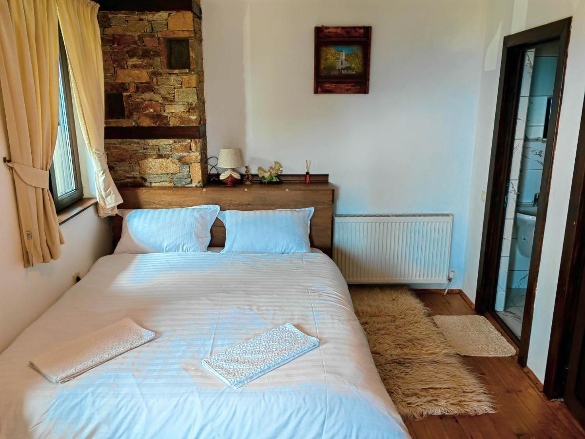 Rimovata Kashta Guest House Лещен Екстериор снимка