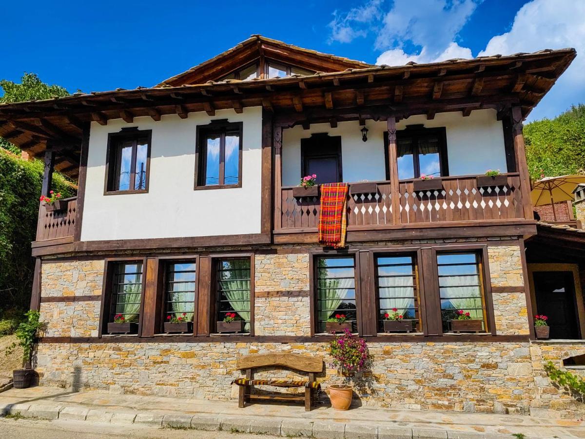 Rimovata Kashta Guest House Лещен Екстериор снимка