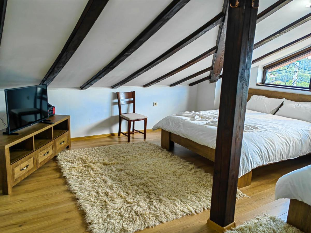 Rimovata Kashta Guest House Лещен Екстериор снимка