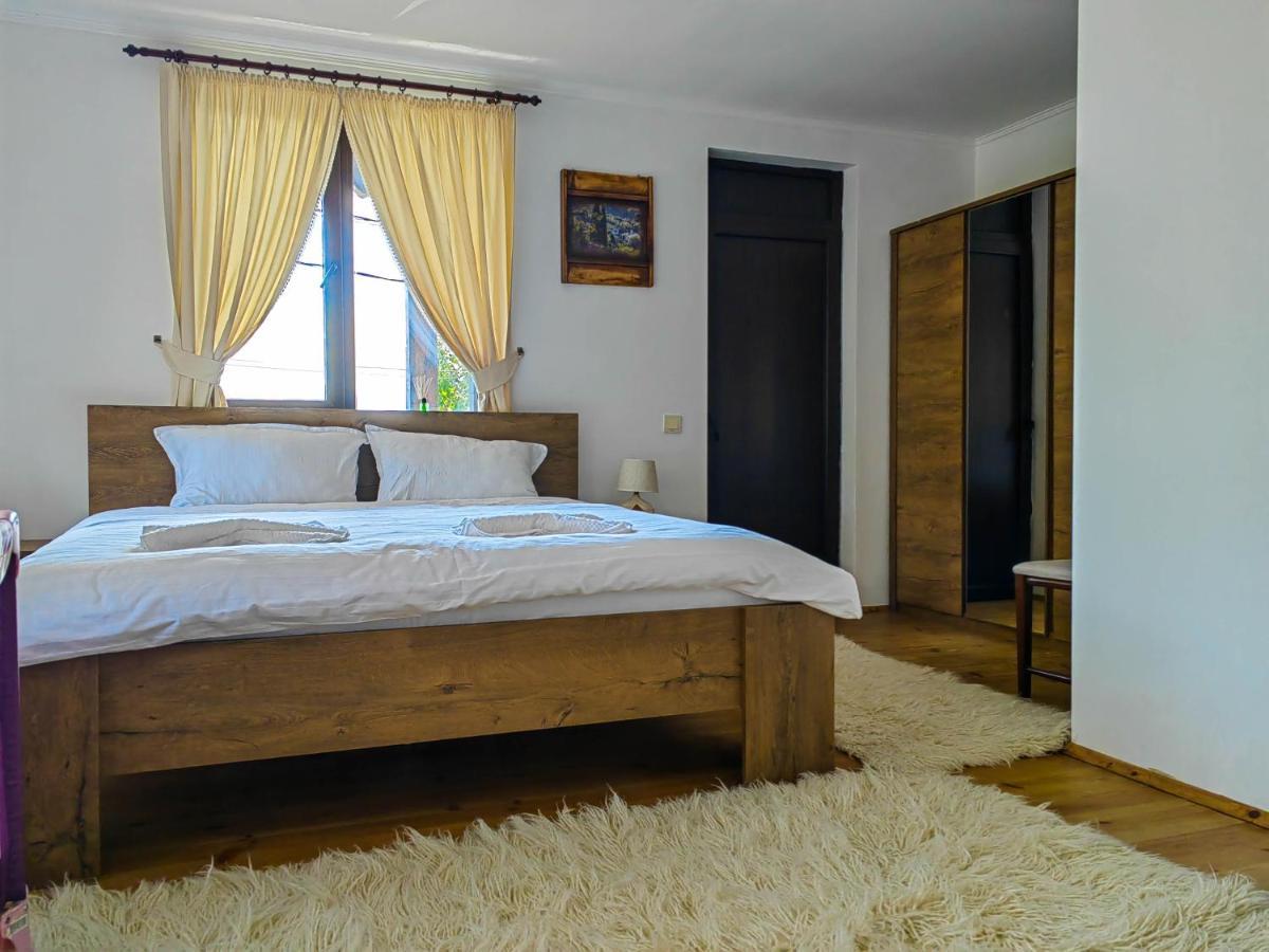 Rimovata Kashta Guest House Лещен Екстериор снимка